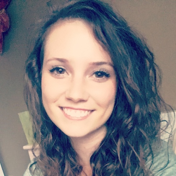 Meet your Posher, Katie - Picture 1 of 1